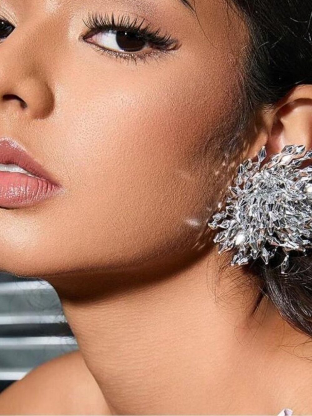 Elegant SilverCluster Earrings M498